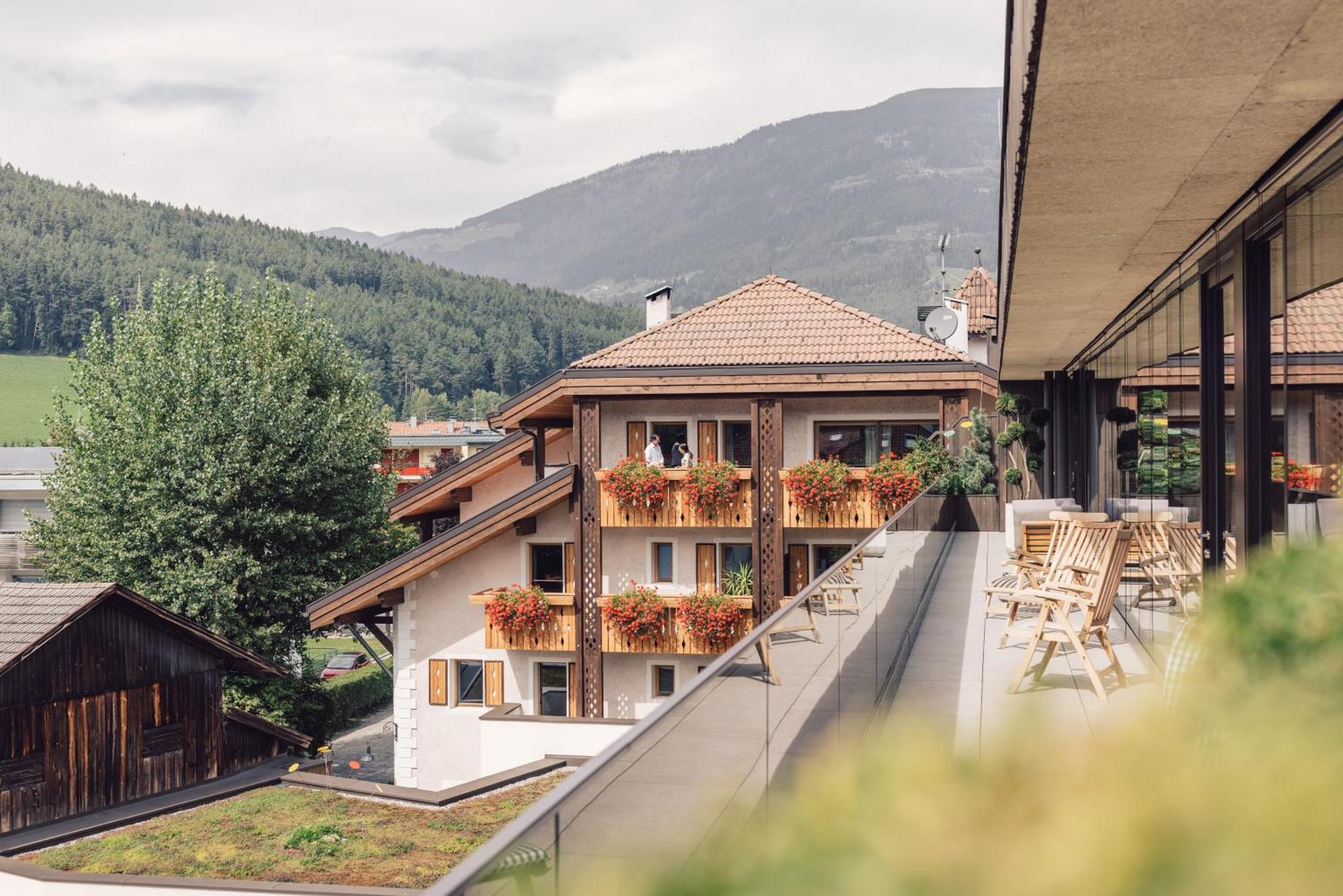 Hotel Restaurant Langgenhof Brunico Eksteriør billede