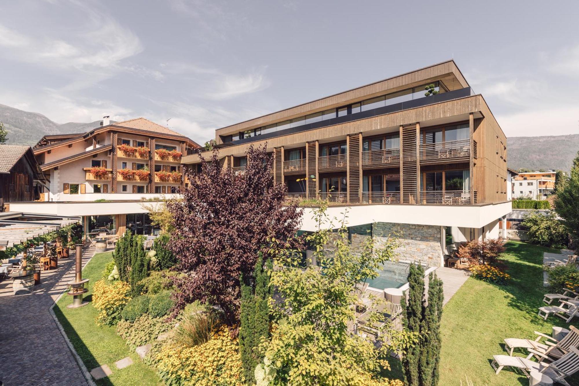 Hotel Restaurant Langgenhof Brunico Eksteriør billede