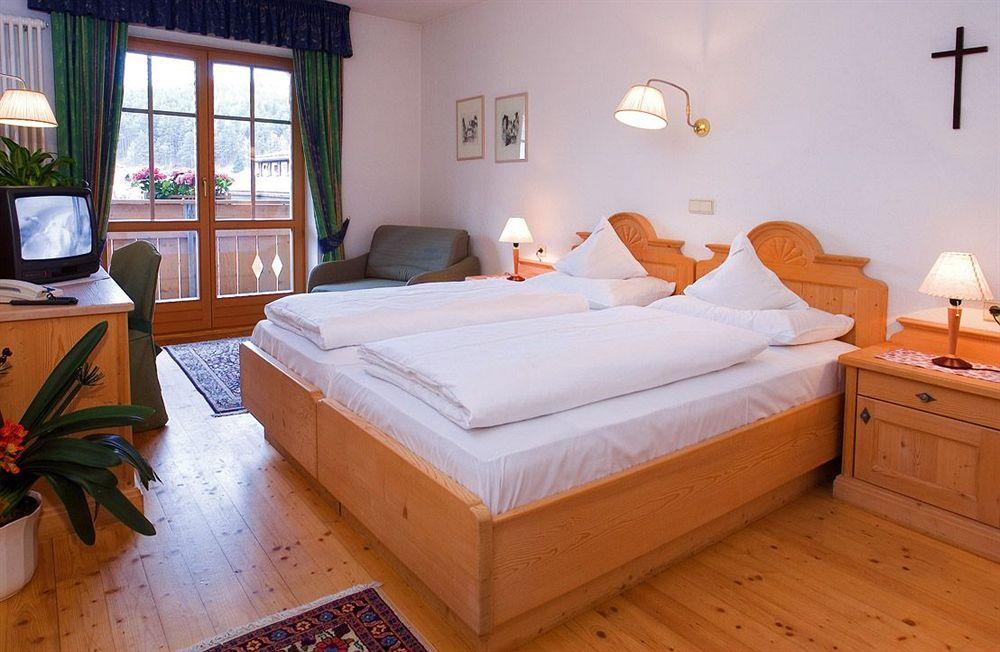 Hotel Restaurant Langgenhof Brunico Eksteriør billede