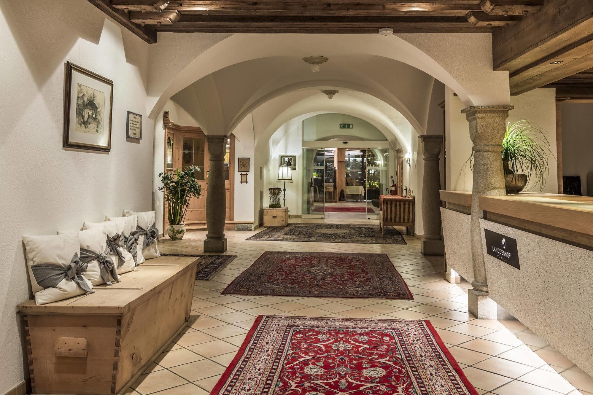 Hotel Restaurant Langgenhof Brunico Eksteriør billede