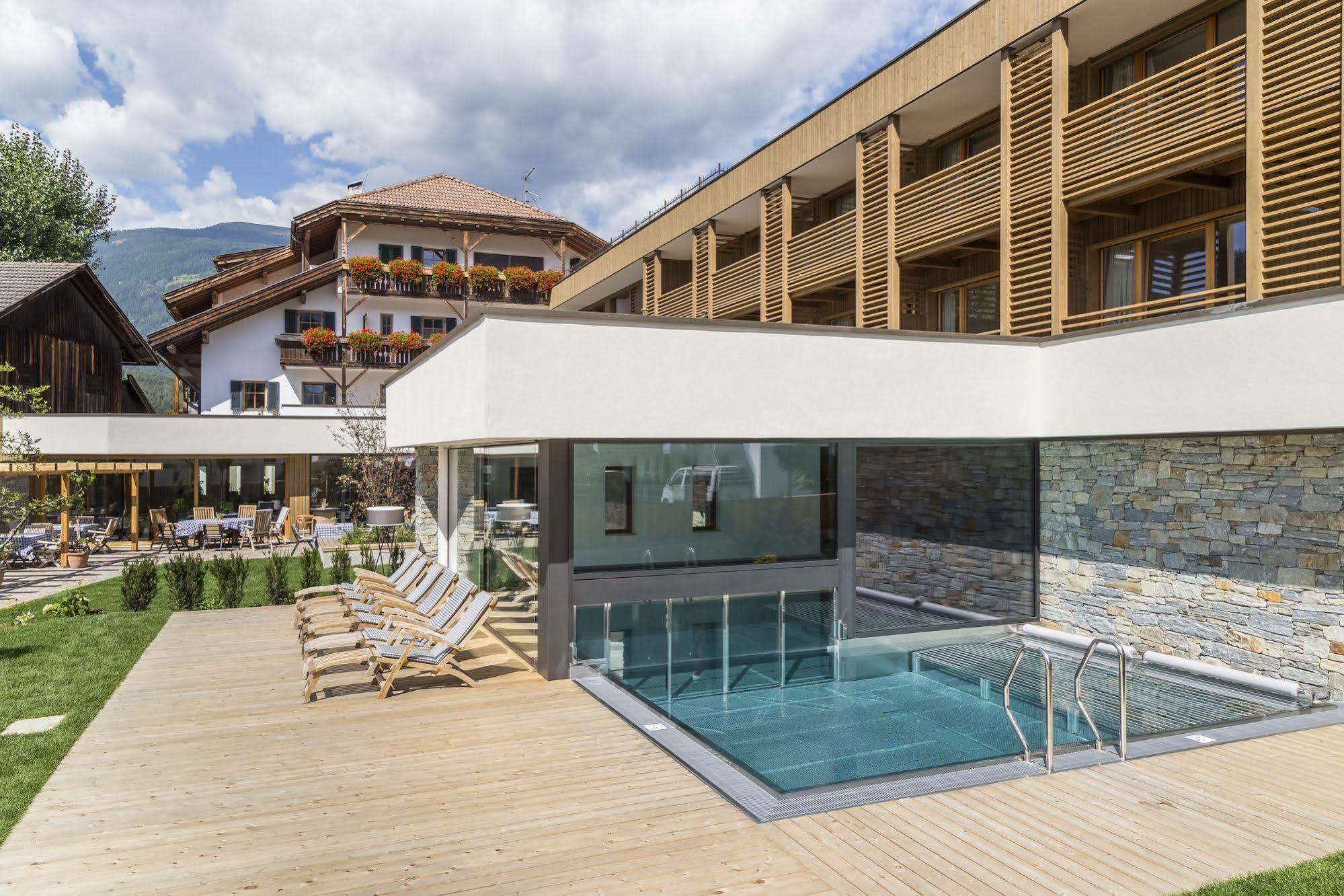 Hotel Restaurant Langgenhof Brunico Eksteriør billede