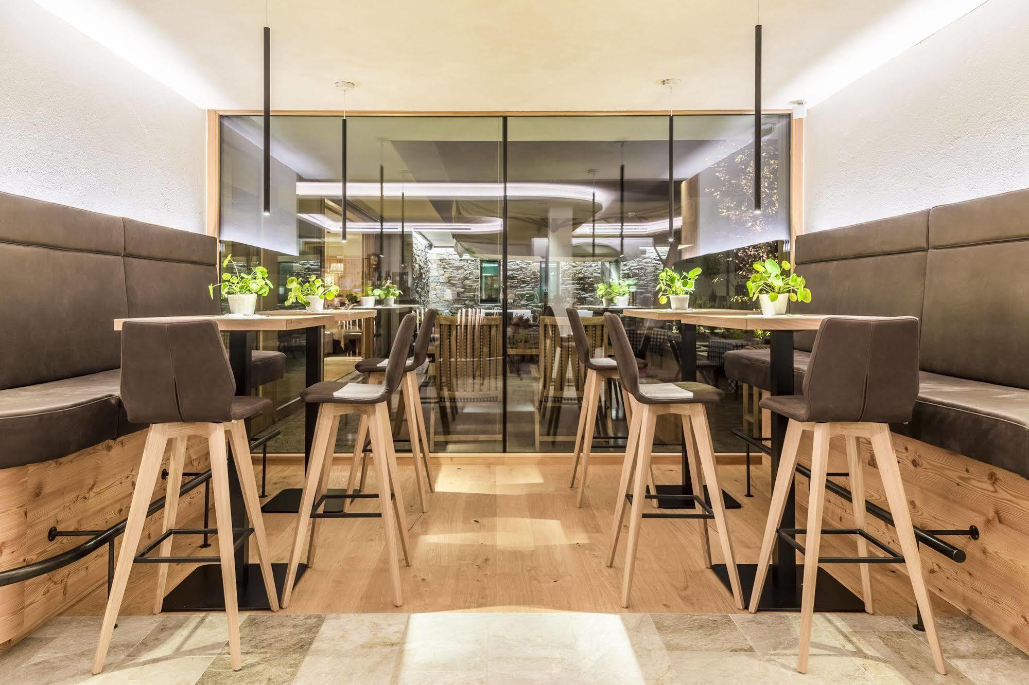 Hotel Restaurant Langgenhof Brunico Eksteriør billede